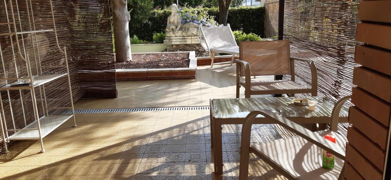 La Gran Dama Bed & Breakfast โรเซโต เดญา อาบรูซซี ภายนอก รูปภาพ